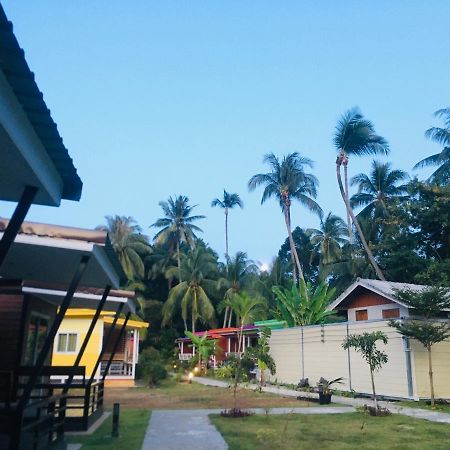 Phumiphat Resort Koh Mook Trang Esterno foto